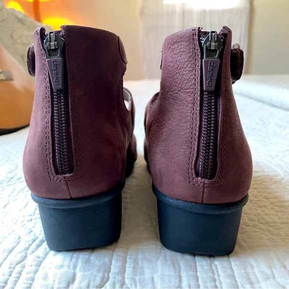 Dansko Red Burgundy Three Strap Wedge Heel Mary Jane High Heels Size 38 - Picture 7 of 16